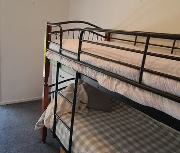 Modern Comfort & Prime Location – A Hidden Gem in Leafy Alphington - Photo 4