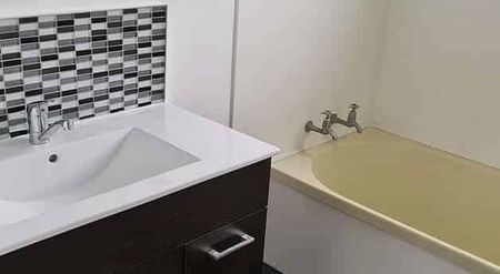 Charming 3BR Home with Modern Comforts - Photo 5