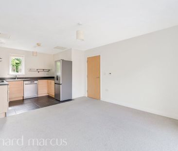 Dalmeny Way, EPSOM - Photo 5