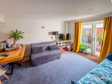 1 bedroom flat to rent - Photo 2