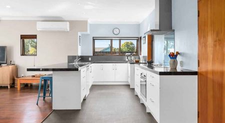 Holyrood Terrace, Waipukurau - Photo 3