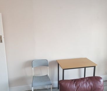 Room in a Shared Flat, Two Mile Hill Road, BS15 - Photo 4