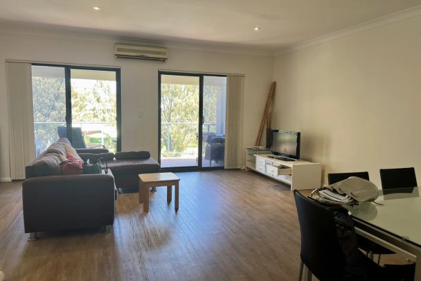 Furnished & low maintenance! - Photo 1