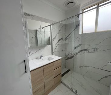 GREAT SPOT, LOW MAINTENANCE WITH A FRESH MAKEOVER! - Photo 5