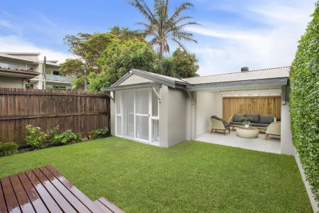 Ultimate Family Home With Self Contained Studio - Photo 4