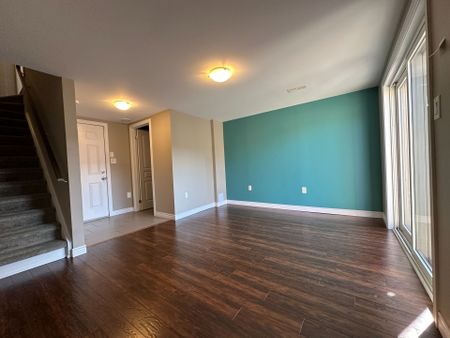 For Lease - 69 Edenrock Drive, Hamilton, Ontario - Photo 3