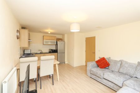 1 bedroom Flat to rent - Photo 3