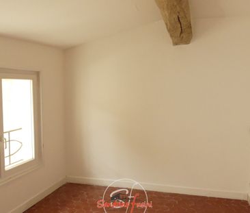 Petit deux pièces dans le village de Gattieres - Photo 2