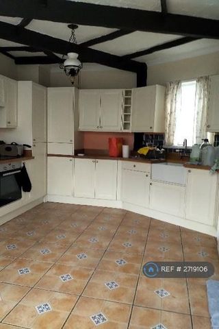 1 bedroom in a house share to rent - Photo 4