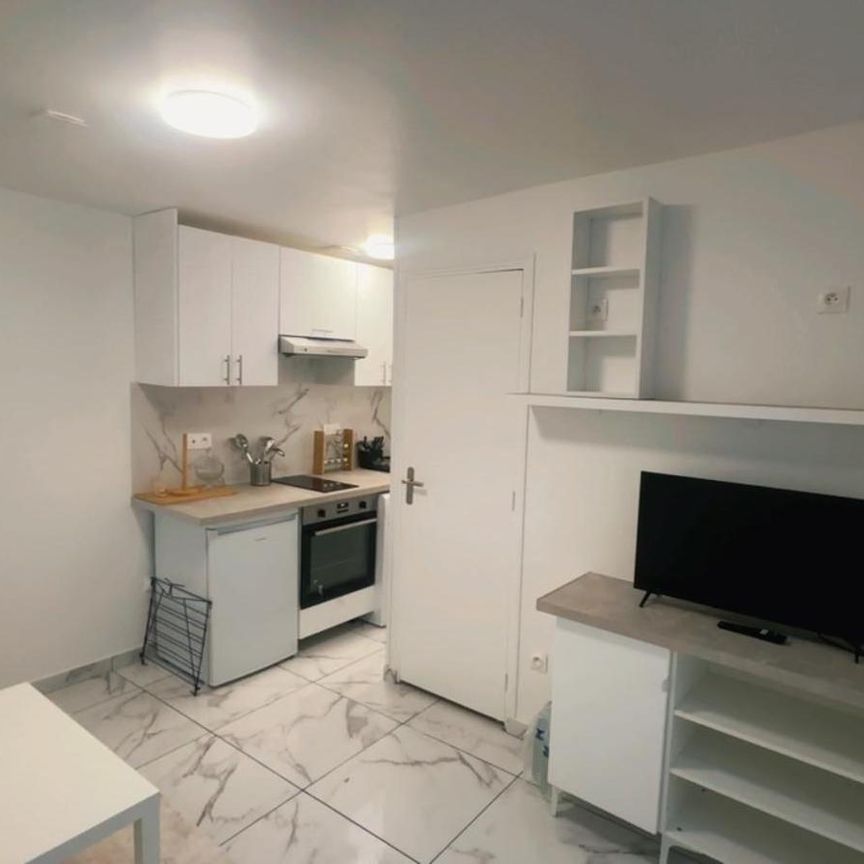 Studio meublé de 13 m² situé en plein cœur de Puteaux - Photo 1