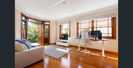 Immaculate family home with studio and resort-like entertaining - Photo 2