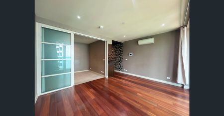 Unfurnished Apartment Near Queen Vic Market & Flagstaff Gardens - Photo 2