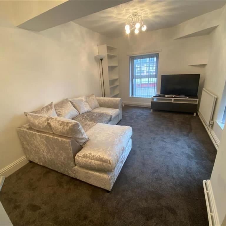 3 bedroom flat to rent - Photo 1