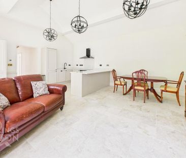 2 bedroom barn conversion to rent - Photo 1