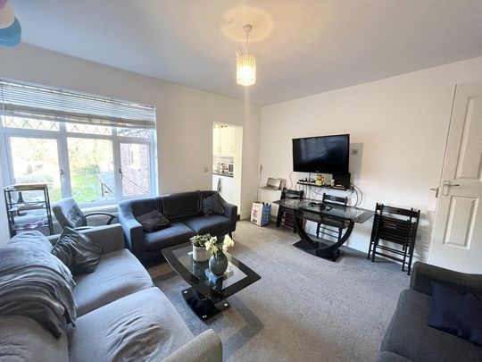 1 bedroom in a house share to rent - Photo 1
