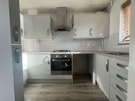 2 bedroom end of terrace house to rent - Photo 4