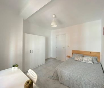 Barriada la Palmilla, Sevilla, Andalusia 41009 - Photo 2