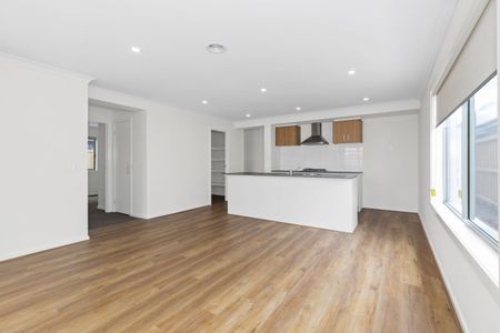 Spacious 4-Bedroom Home with Modern Features in Wyndham Vale - Photo 5