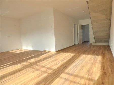 Hochwertige Maisonette-Wohnung mit Dachterrasse in Nördlingen - Photo 2