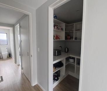 Modern 3-Bedroom Home in Excellent Condition - Photo 4