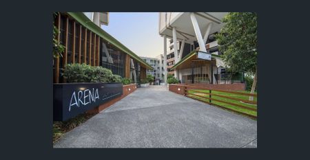 10th Floor Apartment in South Brisbane - Arena On Edmondstone - Photo 2
