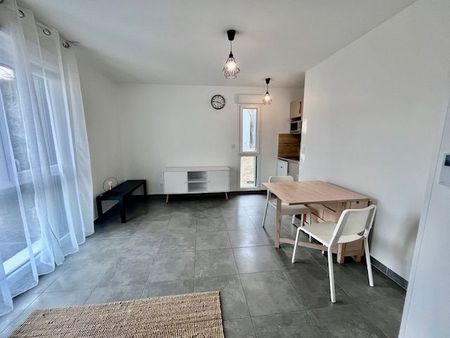 Location Appartement 1 pièce 22m² TROYES 10000 - Photo 2
