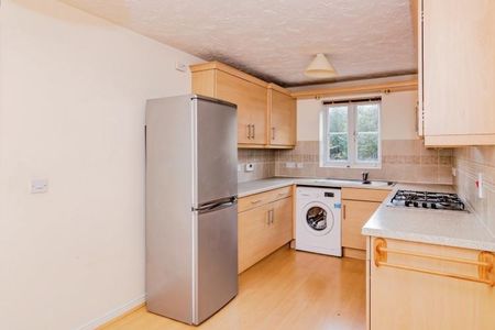 3 bedroom semi-detached house to rent - Photo 4