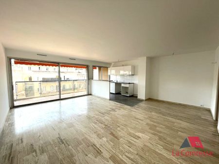 Location Appartement 4 pièces 105m² MARSEILLE 6ème - Photo 2