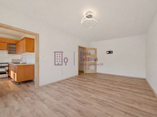 Pronájem bytu 1+1 40 m², Kosmonautů 26, Jindřichův Hradec - Photo 1
