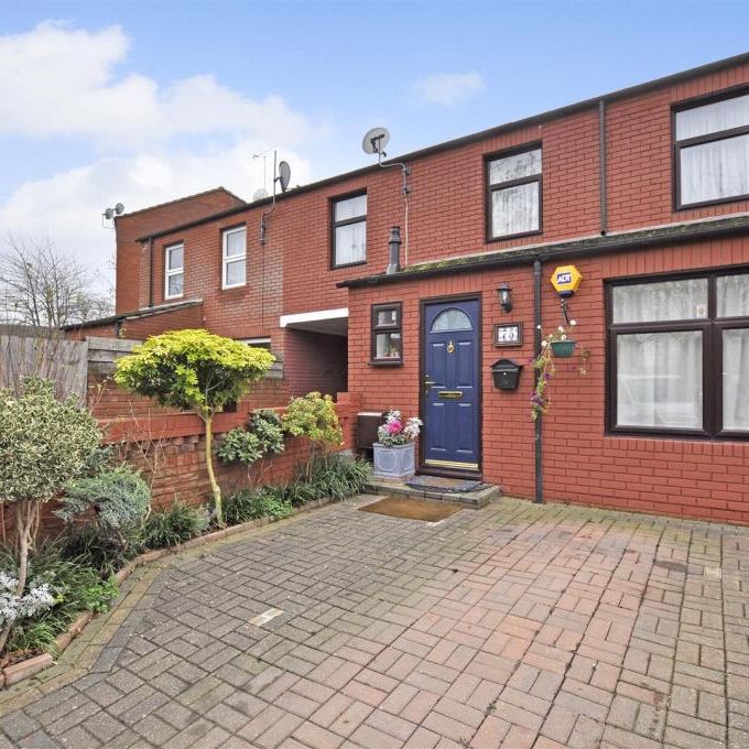 5 bedroom end of terrace house to rent - Photo 1