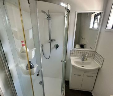 Spacious 1-Bedroom Residence in Beach Haven - Photo 3