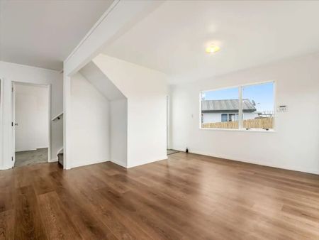 Unit 1, 24 Solveig Place, Randwick Park, Auckland - Photo 4