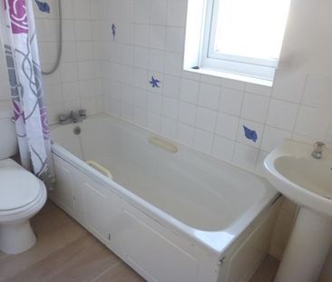 2 bedroom semi-detached house to rent - Photo 5