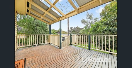 Charm On Sutton! - Photo 4