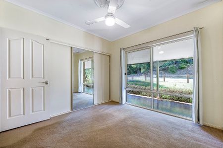 28 Friarbird Crescent, - Photo 2