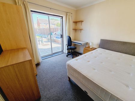 4 Bed Student Accommodation - Photo 4