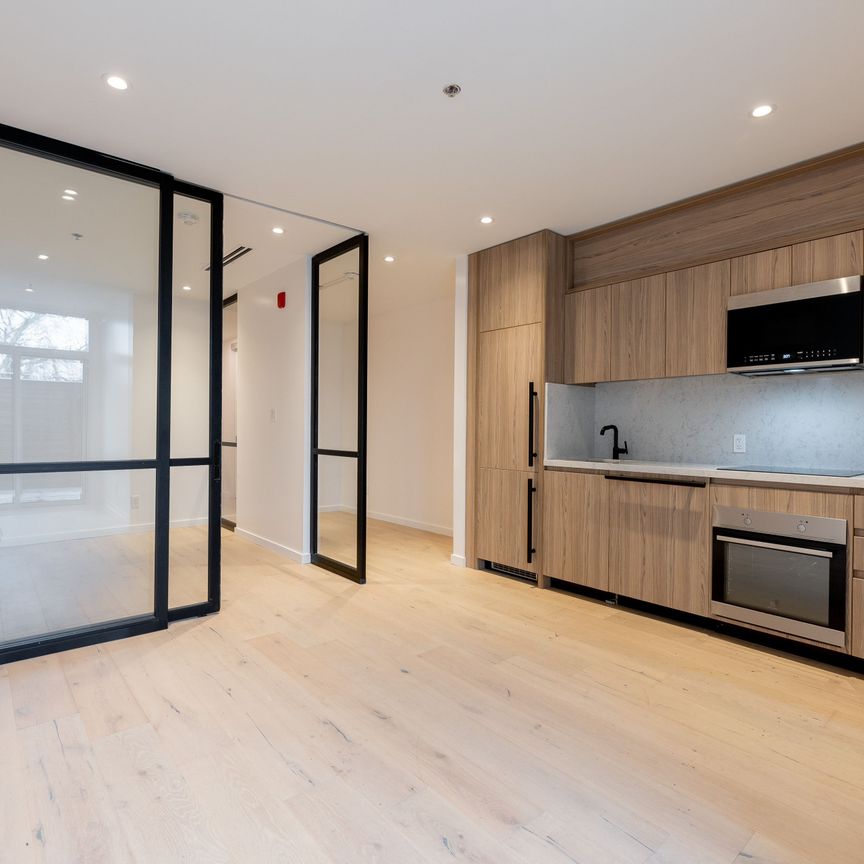 For Lease - 778 Queen Street Unit# 202, Toronto, Ontario - Photo 1