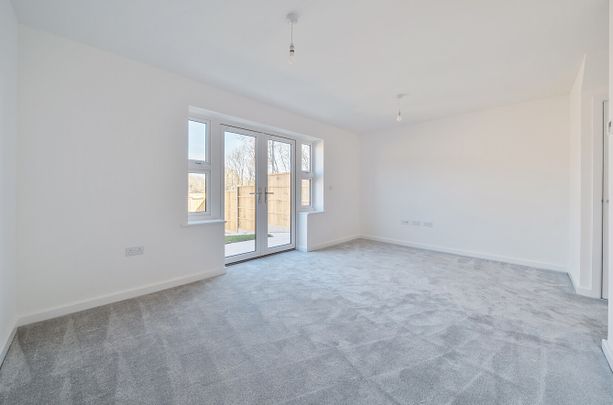 3 bedroom semi-detached house to rent - Photo 1