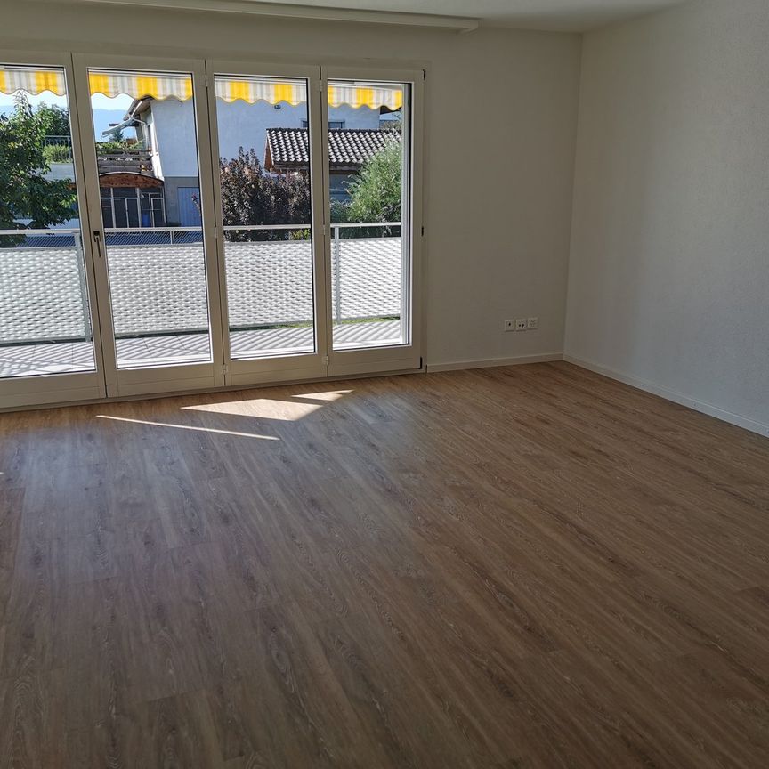 Gemütliche 4.5-Zimmer-Wohnung mit Balkon in Ins - Photo 1