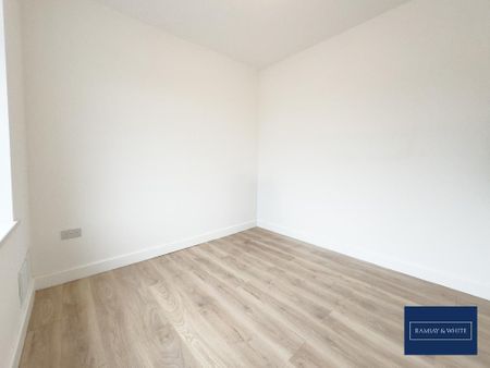 3 bedroom semi-detached house to rent - Photo 4