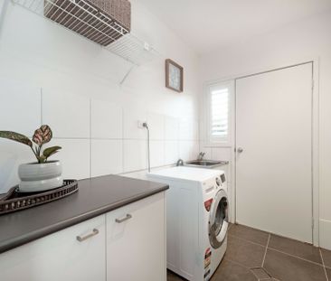 Executive Home Close To Town Centre - Photo 5