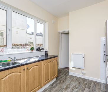 4 bedroom house to rent Baileys Road, PO5 - Photo 2