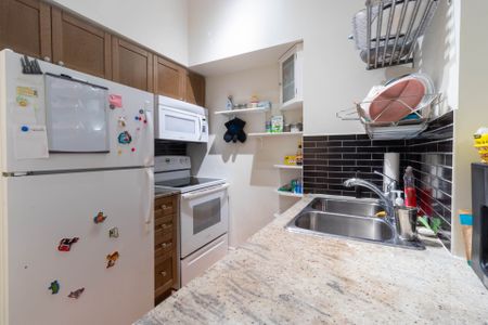 For Lease - 763 Bay Street Unit# 202, Toronto, Ontario - Photo 2