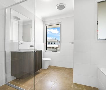 FOUR BEDROOM HOME - Photo 4