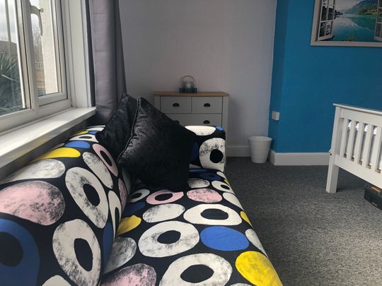 Ringwood Rd Citrine Suite - Photo 1