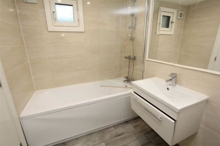 North Crescent, Leeds City Centre, LS2 8JS - Photo 3