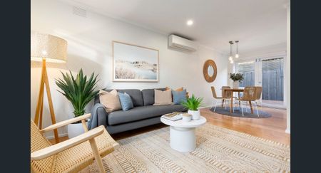 MODERN VILLA WITH BAYSIDE LIFESTYLE - Photo 2