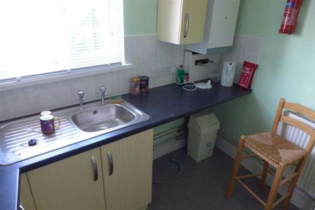 1 bedroom flat to rent - Photo 4