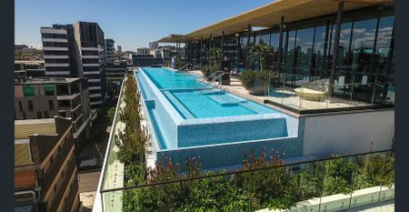 Luxury 2 bedroom + flexi apartment for lease now - Photo 2