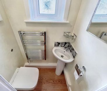 3 bedroom detached house to rent - Photo 2